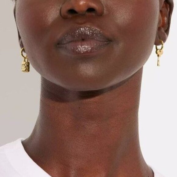 COACH Earrings Quilted Padlock Key Mismatch Earrings Gold Signature Logo - Picture 4 of 12